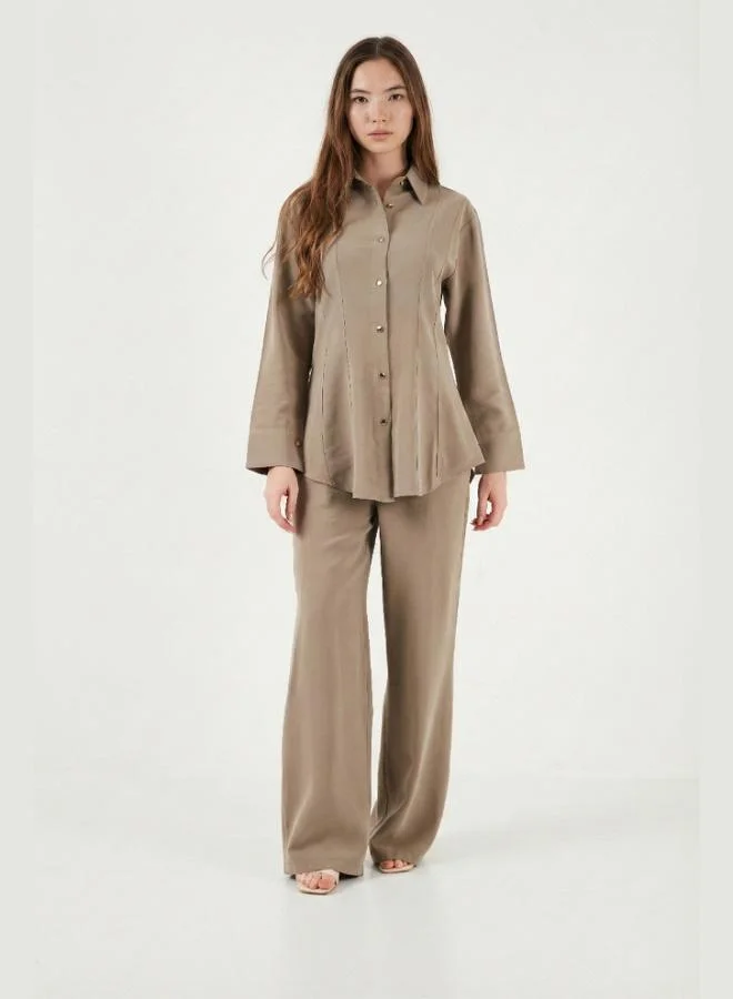 ليلا طقم بدلة قميص نسائي بقصة كلاسيكية وياقة عادية وخصر محدد